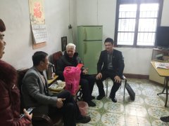 鹭达眼镜总经理朱小波新春慰问侨界老人