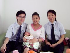 鹭达员工喜得贵子，工会领导到家看望！[2009-7