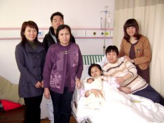 鹭达员工蒲明辉喜得贵子，公司领导到医院探望