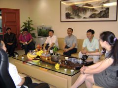  大理卫校蔡校长一行5人到我司参观考察达成初步
