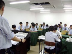 鹭达眼镜举行第二届“镜架调整”大赛[2011-10-3