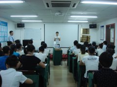  鹭达眼镜为龙岩卫校同学举行模拟销售考试[20