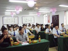 鹭达眼镜举办首届顶岗实习岗前培训结业典礼[