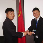  鹭达眼镜举办门店PK竞赛现金颁奖仪式[2013-4-2]