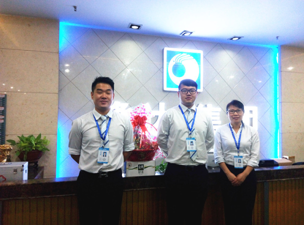 恭喜鹭达眼镜营运经理陈俊勇喜得贵子